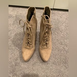 Women’s Tan Laced Bootie, 7.5